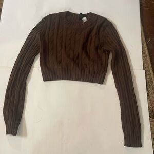 Cute fitted knitted sweater